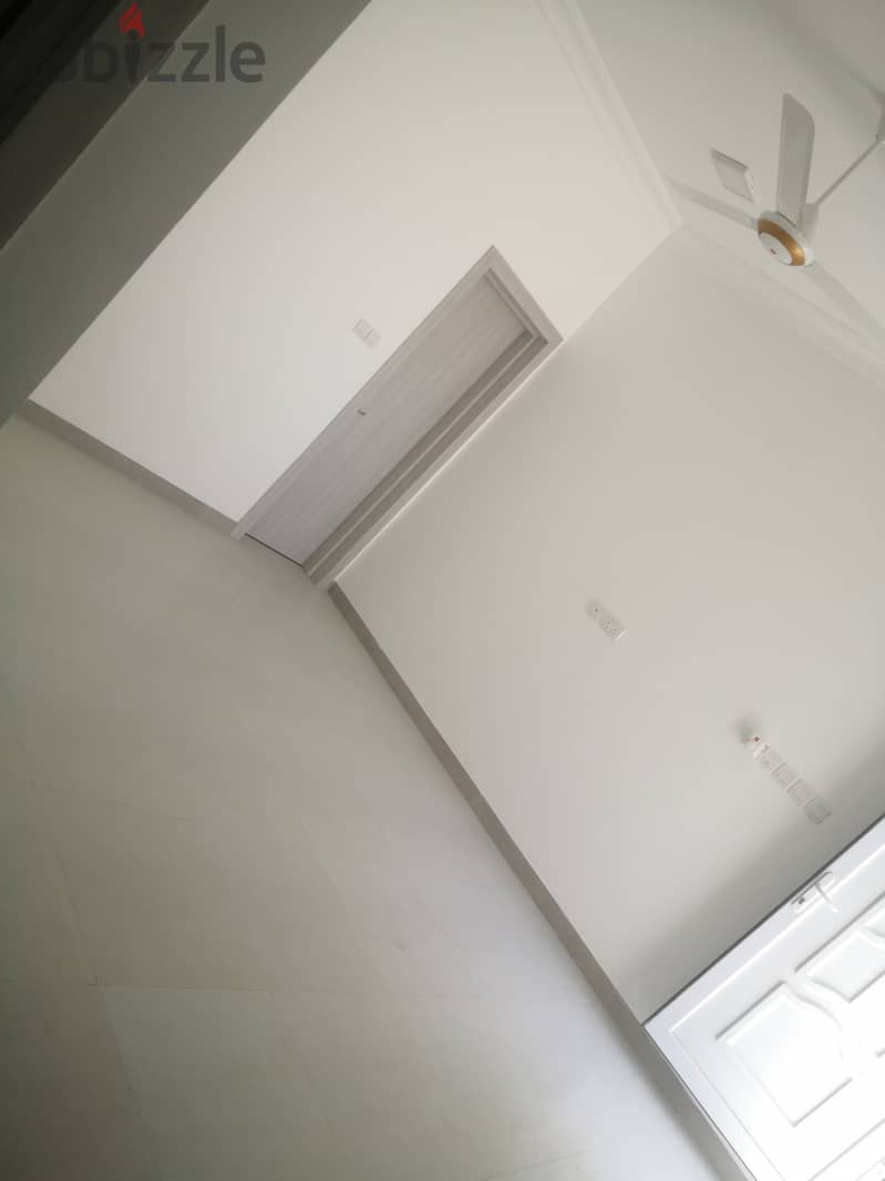 Apartment in South Mawaleh opposite Lulu Bandar 4