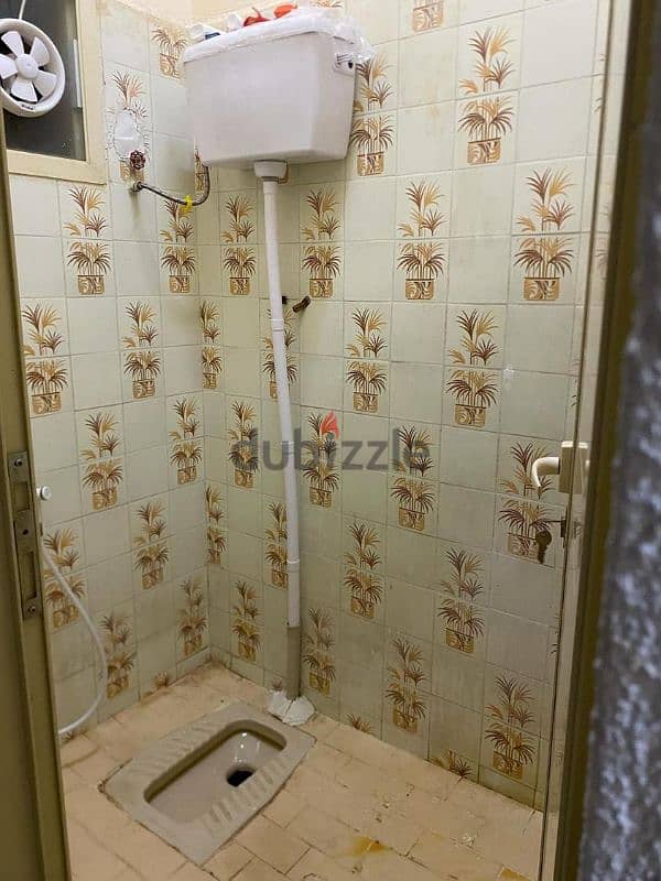 غرفة للايجار فالبريمي حماسة شامل الكهرباء والماء 2