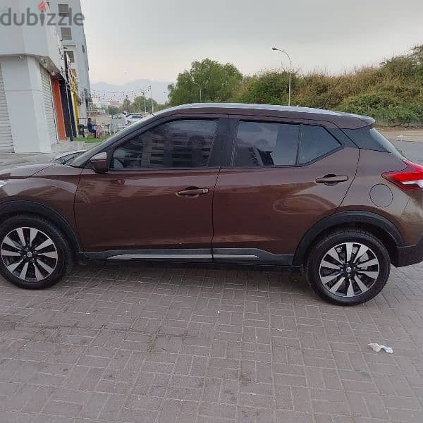 nissan kicks full option 2017  oman car 9