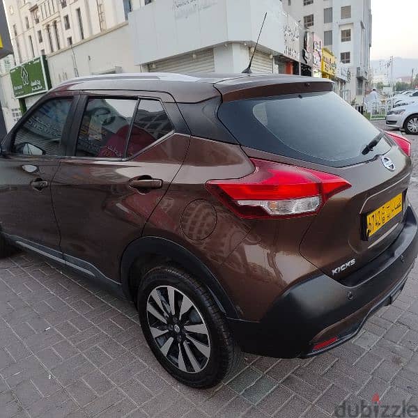 nissan kicks full option 2017  oman car 10