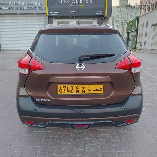 nissan kicks full option 2017  oman car 11