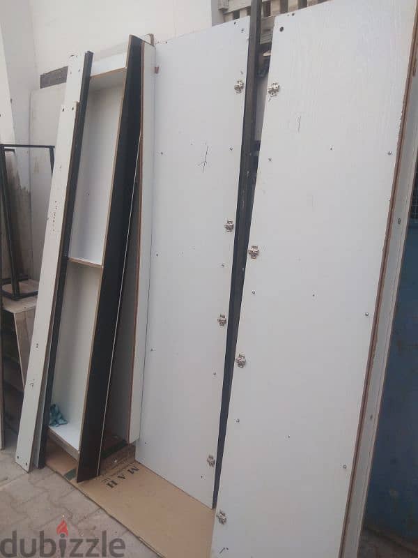 6 door cupboard for sale in good condition 4