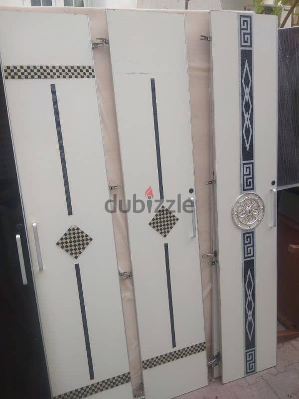 6 door cupboard for sale in good condition 6