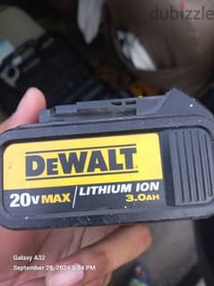 Dewalt 2 battery 20v and charging battery for sell