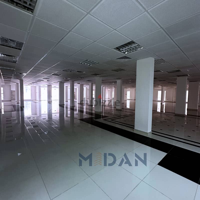 SHATTI AL QURM | SPACIOUS COMMERCIAL SPACE 4