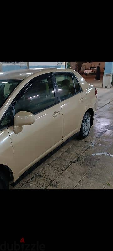 Nissan Tiida 2011 2