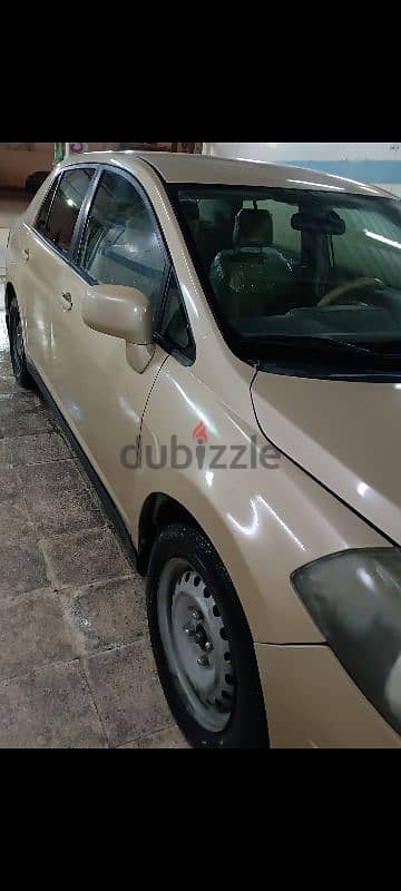 Nissan Tiida 2011 3