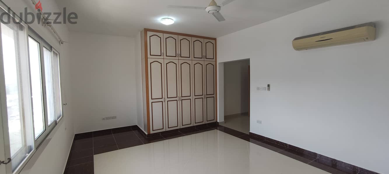 Spacious 3 Bedroom Apartment in Al Khuwair 6