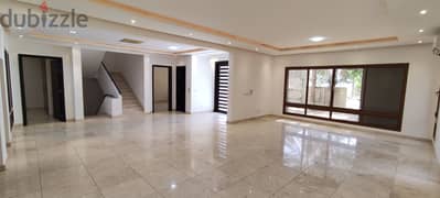 5 Bedroom Spacious Villa in Qurum