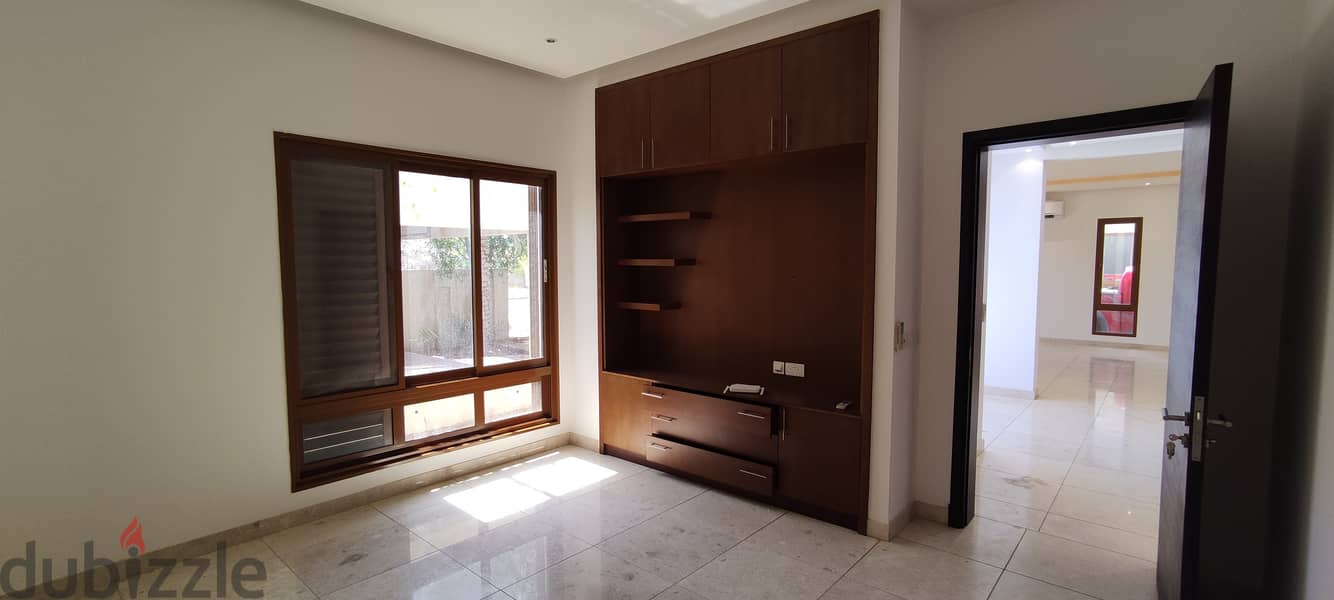 5 Bedroom Spacious Villa in Qurum 4