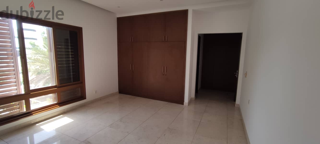 5 Bedroom Spacious Villa in Qurum 18