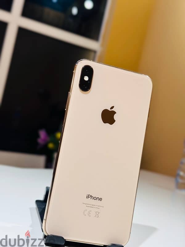 iPhone xs max 256 gb very good condition 89 battery helth 2