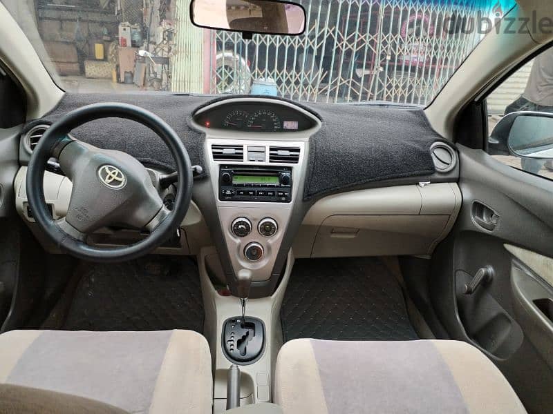 Toyota Yaris 2012 4