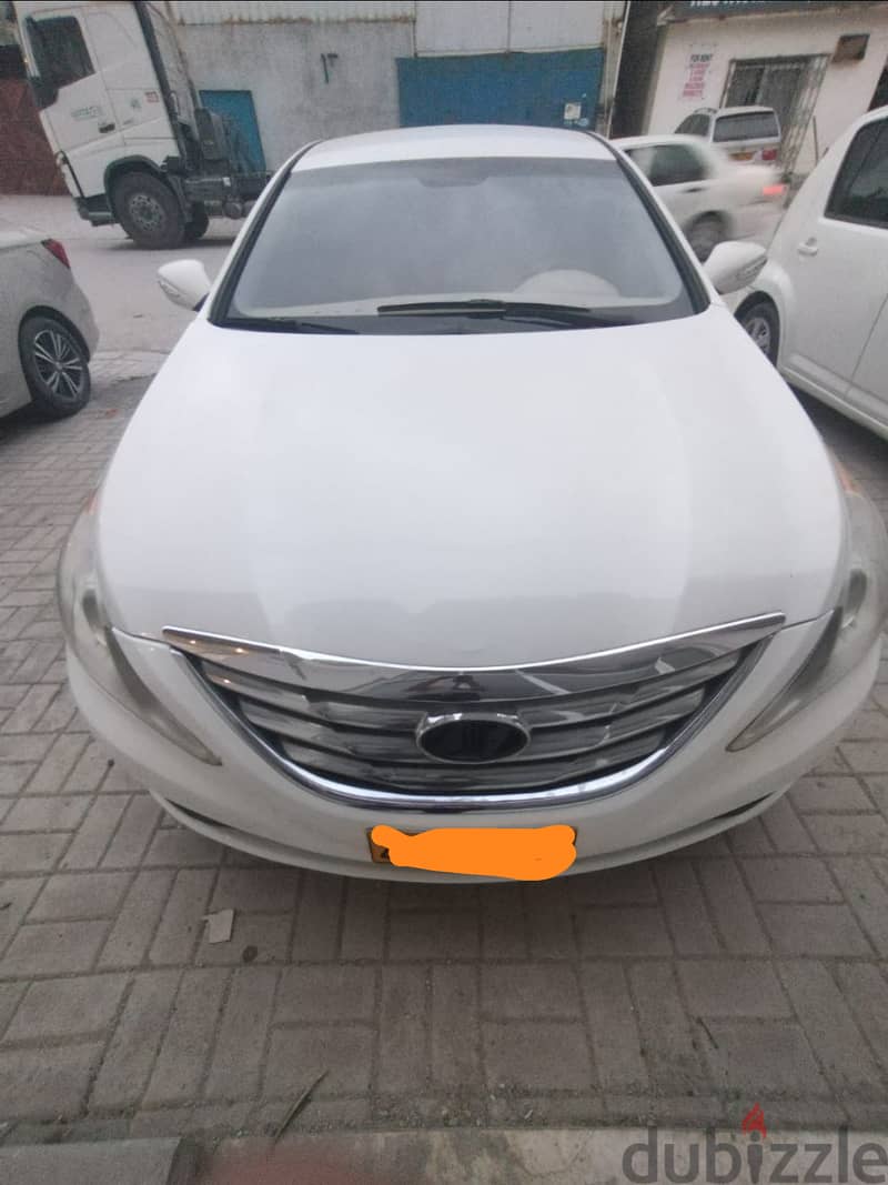 Hyundai Sonata 2014 excellent condition just buy & drive 3