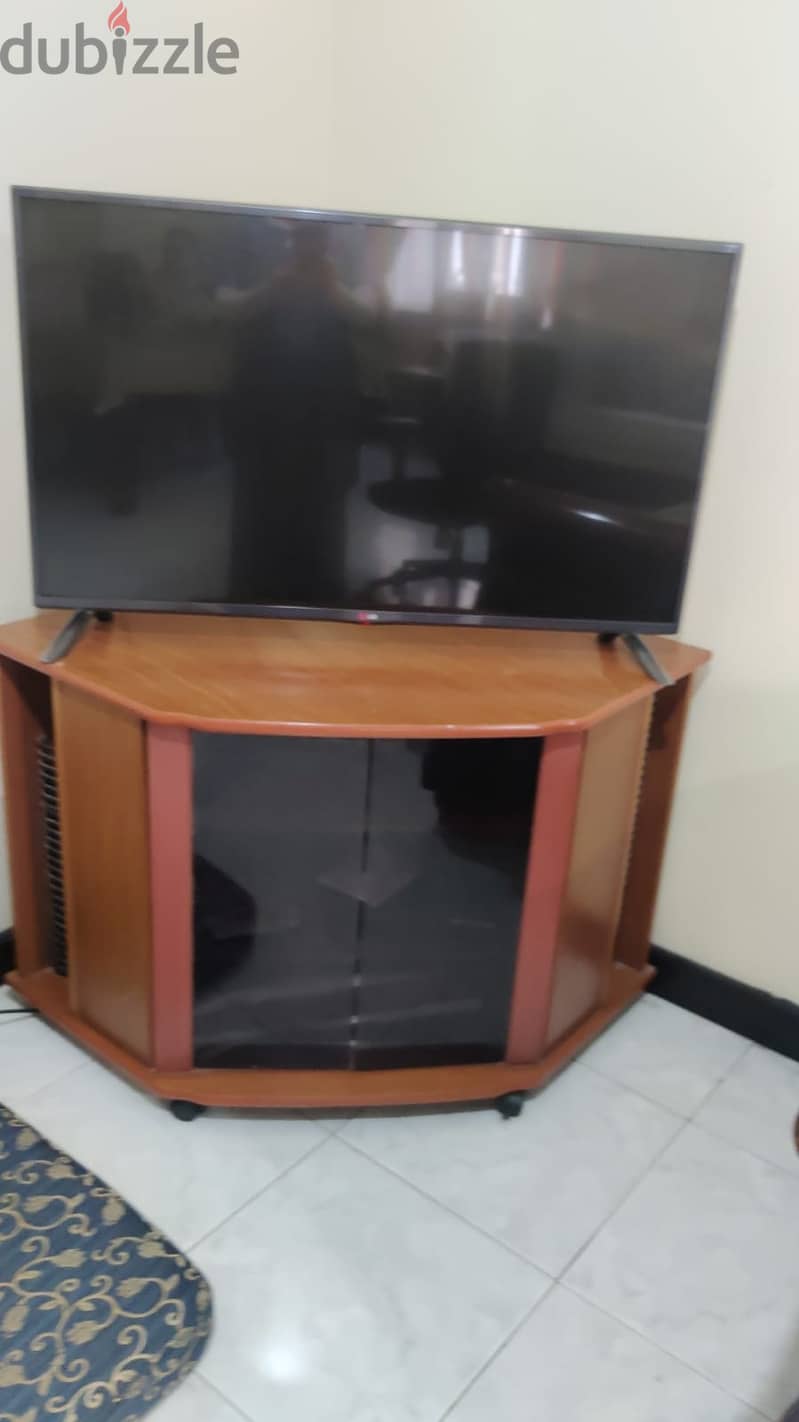 Corner wooden TV Table 0