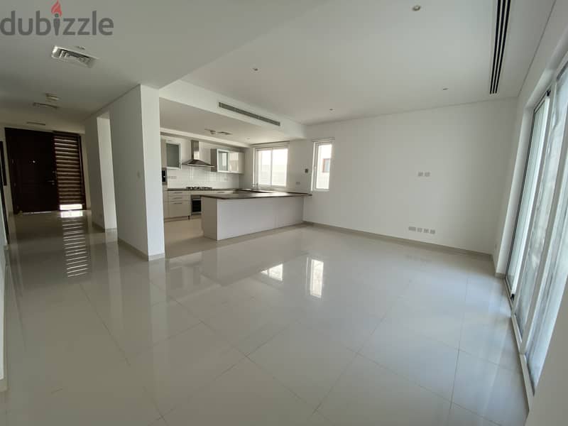 5 Bedroom Villa for Sale in Al Mouj Muscat 10