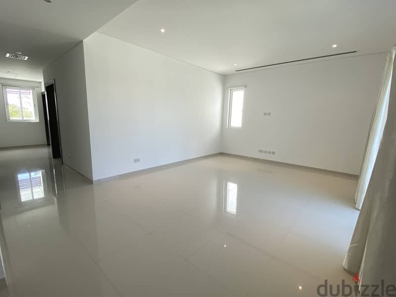 5 Bedroom Villa for Sale in Al Mouj Muscat 17