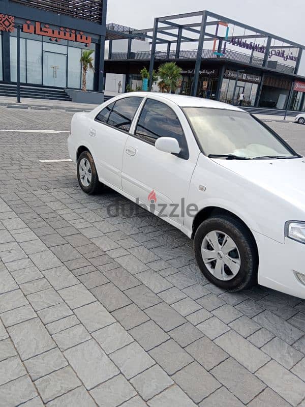 Nissan Sunny 2012 1