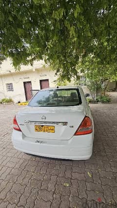 Nissan Tiida 2011 0