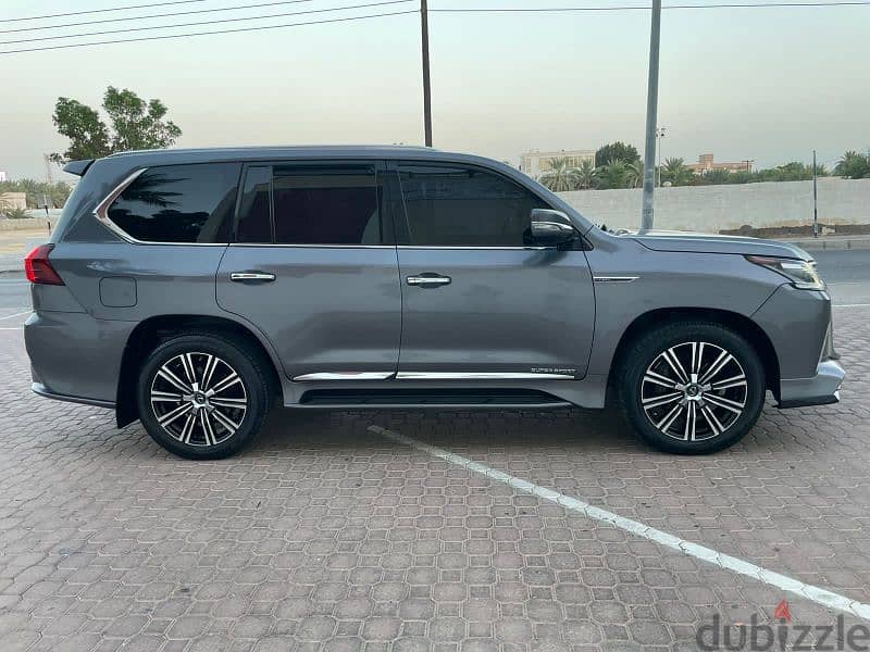 Lexus LX 570 2017 1