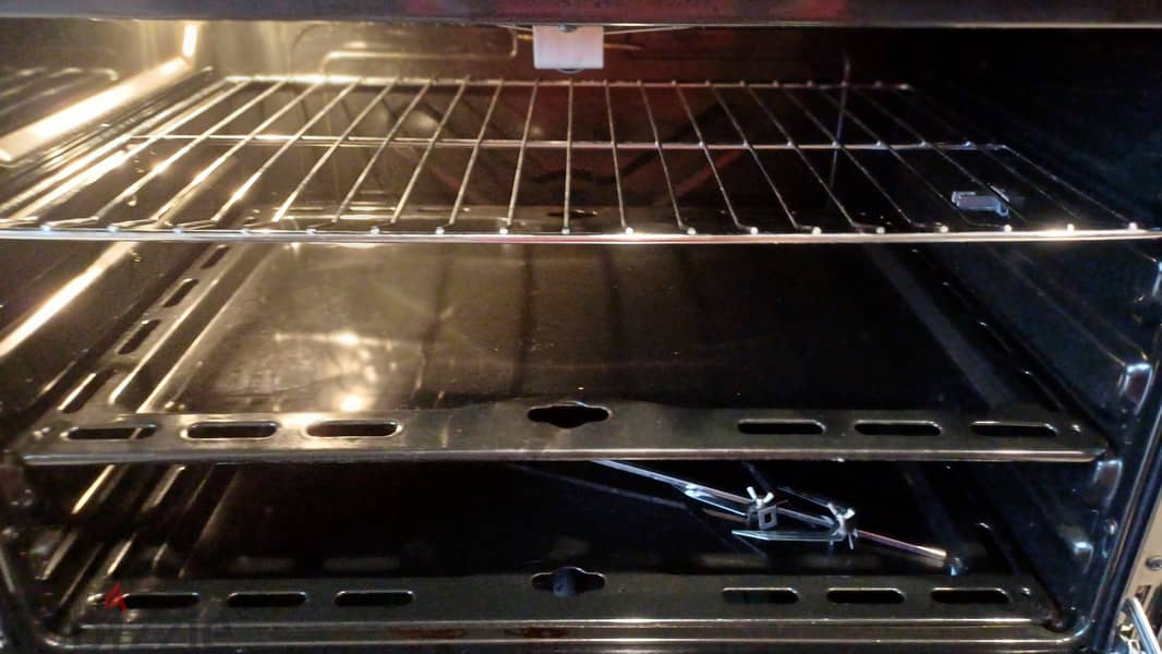 SUPER  GENERAL Model no:SGC803FS  Cooking range. 3