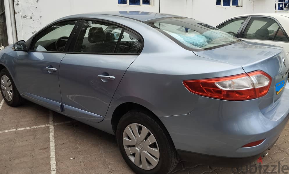 Renault Fluence 2012 1