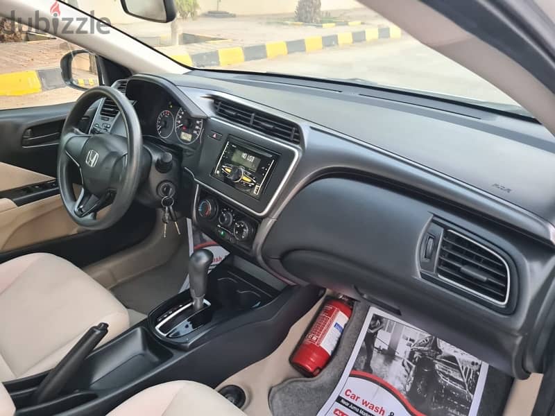 Honda City  2018 model   Gcc car Oman car  1500 CC    Mileage is 98000 8