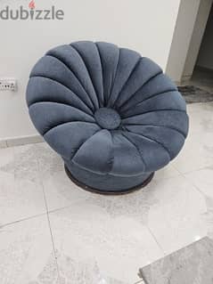 flower shape sofa for sell in good condition