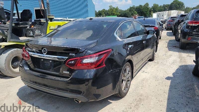 Nissan Altima 2018 4