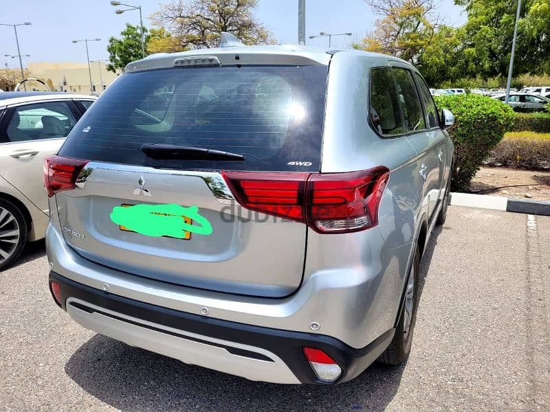 Mitsubishi Outlander 2022 1