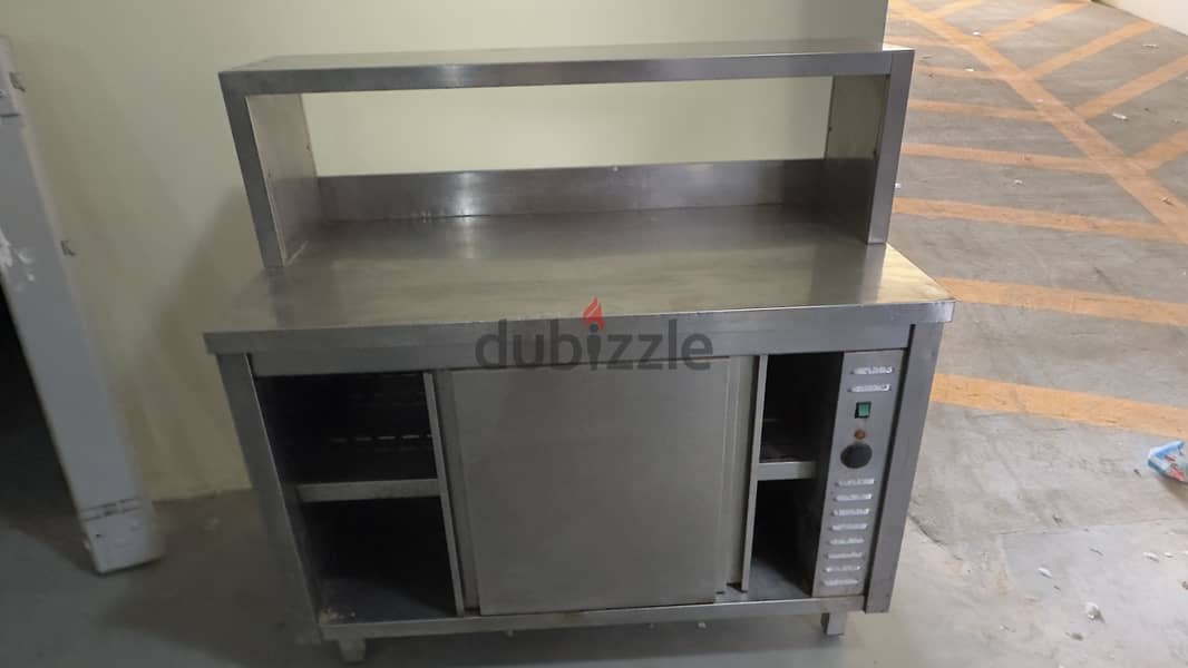 طاولة مع خزانة تسخين-Table with heating cabinet 4