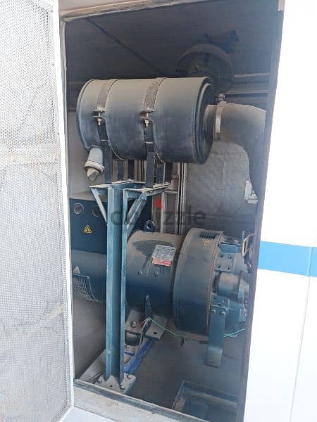 250 KVA Generator Model 2012 only 860 hours working 5