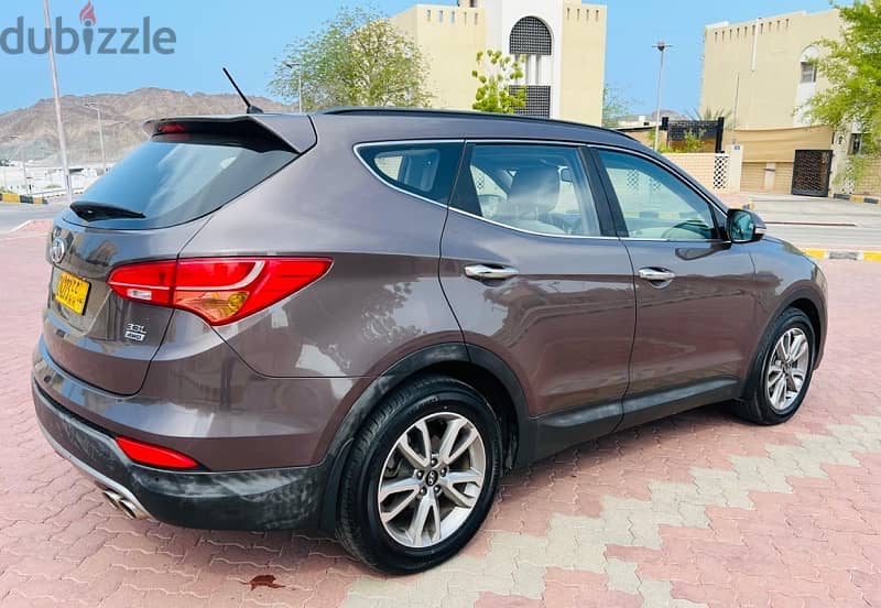 Hyundai Santa Fe 2015 (oman car) 5