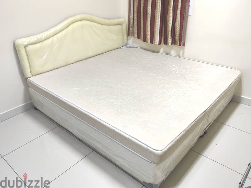 Bed and Mattress for sale (190 x 180 + 12 cm) 1