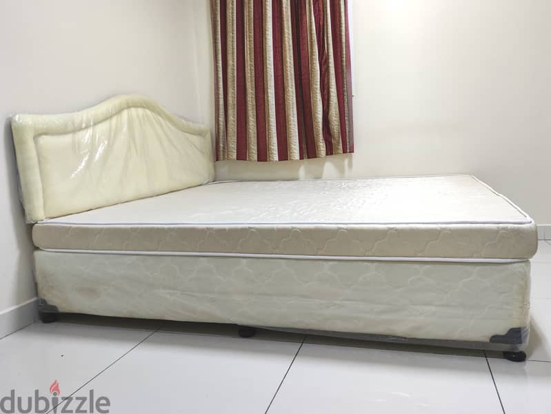 Bed and Mattress for sale (190 x 180 + 12 cm) 2