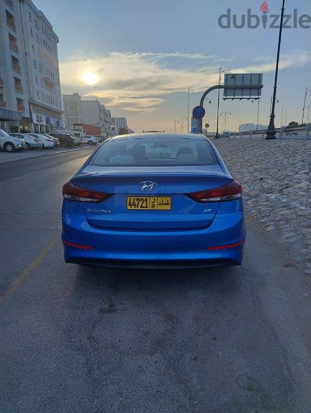 Hyundai Elantra 2018 for sale . ( GCC with service history by OTE ) 3