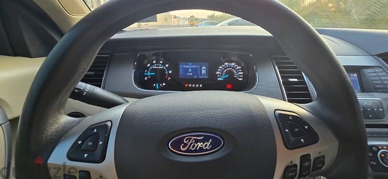 Ford Taurus 2019 3