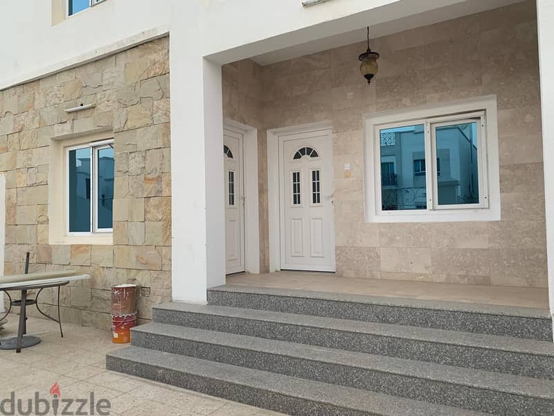 villa for rent located alkhoud seven 8