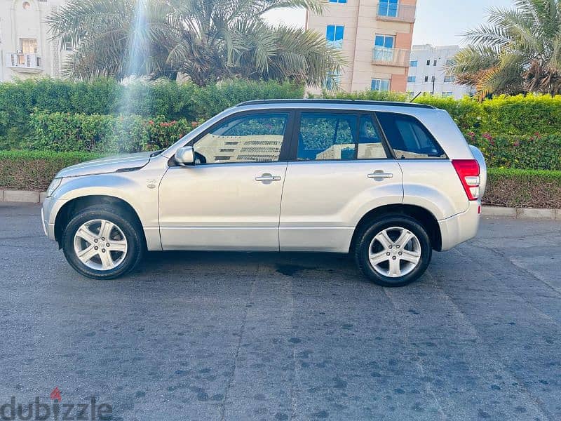 Suzuki Vitara V6 2008 Oman car 8