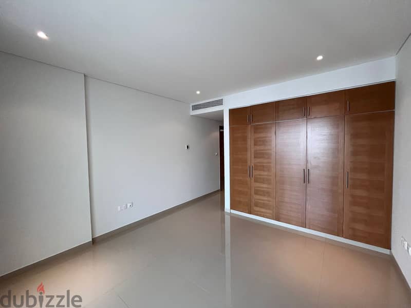 2 BR Elegant Apartment in Al Mouj with Building Amenities 10