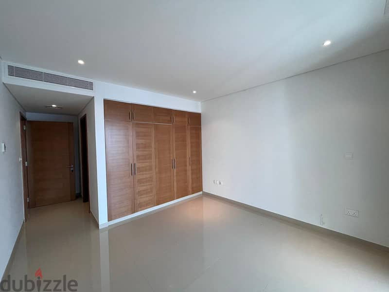 2 BR Elegant Apartment in Al Mouj with Building Amenities 13