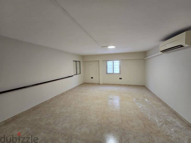 5 + 1 Spacious Villa At Mq 6