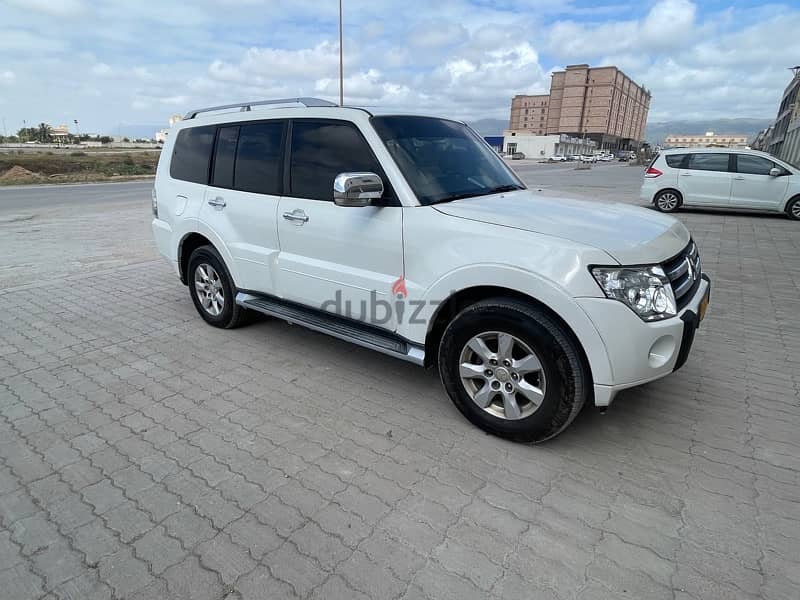 Mitsubishi Pajero 2010 1