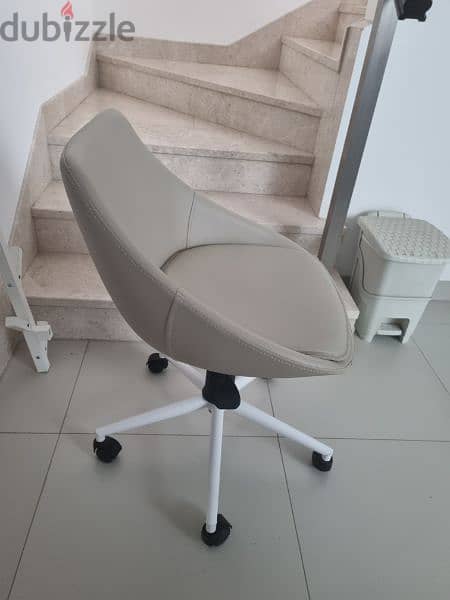 Luxury office chair 1