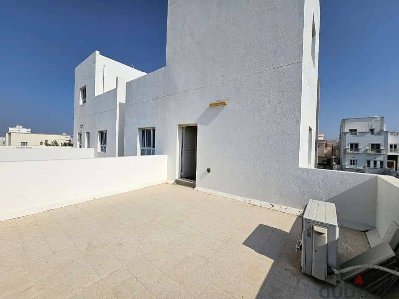 Luxury villa in Al Mawaleh فيلا راقيه في الموالح 6