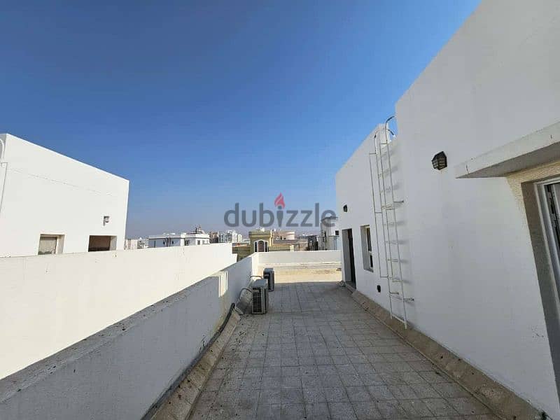 Luxury villa in Al Mawaleh فيلا راقيه في الموالح 9