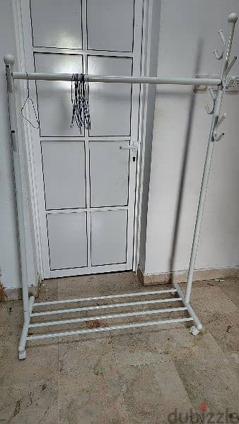 cloth hanging rack white color excellent dismantle easily 3