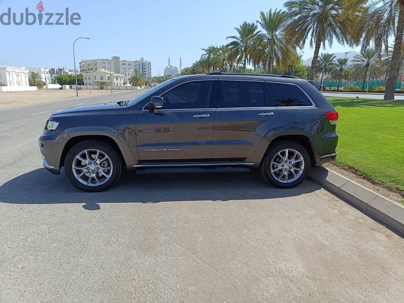 Jeep Grand Cherokee V8 Summit Gulf Oman 2015 1