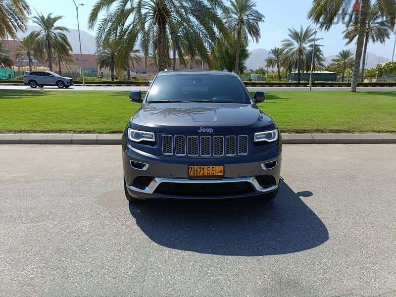 Jeep Grand Cherokee V8 Summit Gulf Oman 2015 3