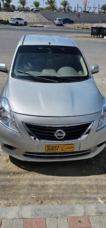 Nissan Sunny 2012 1